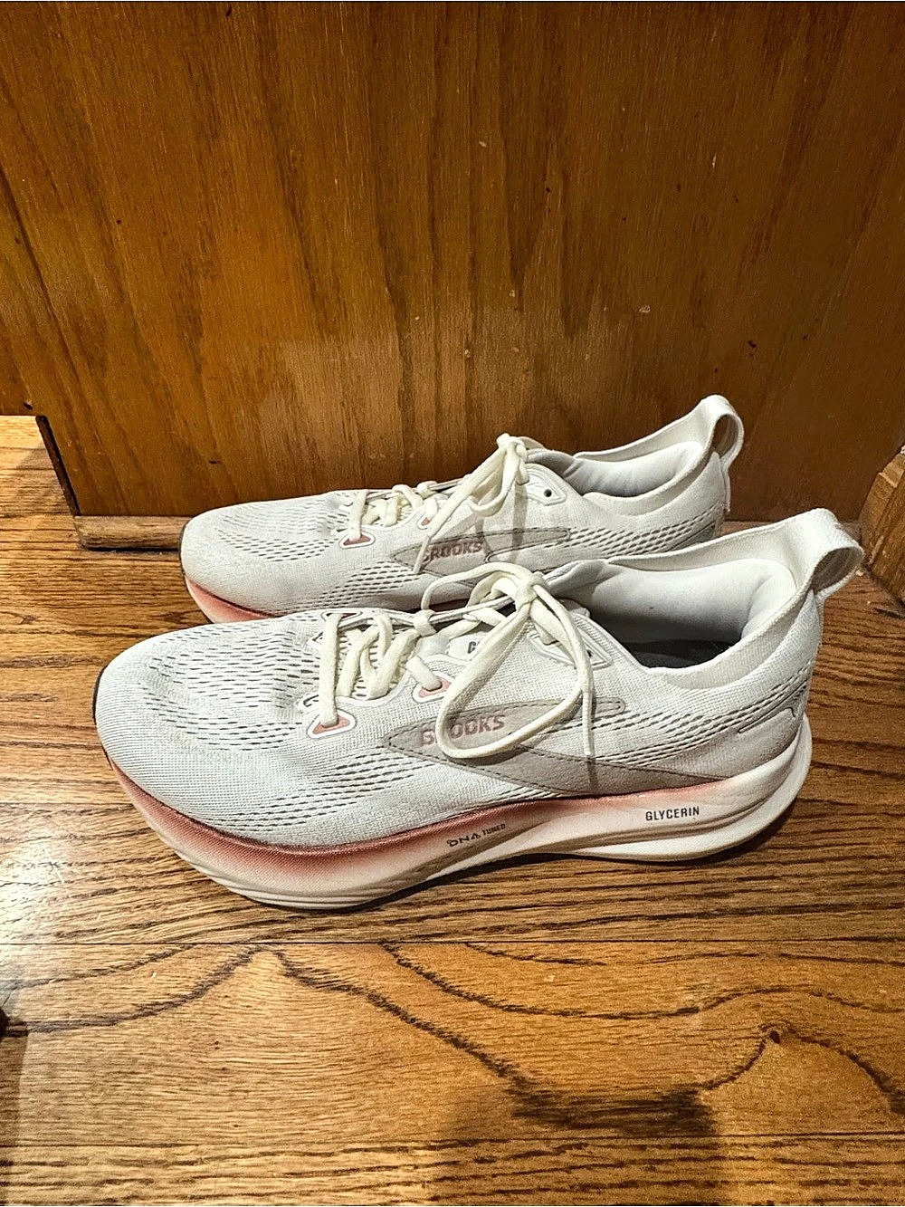 Women’s Brooks Glycerin 22 Running Shoes in Coconut/Chateau/Rose Size 10 Medium